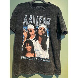 Aaliyah Distressed T-Shirt Size Small Vintage Y2K 90s Hip Hop Graphic Tee